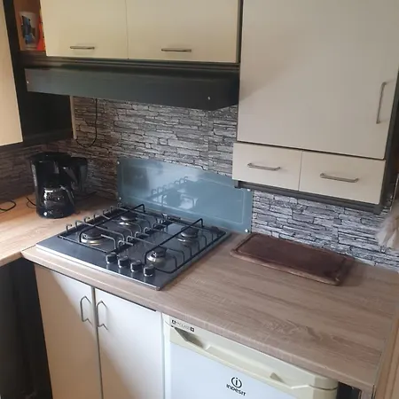 Camping 12mx3,60m Avec Grand Jardin Hotton