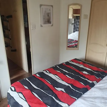 Camping 12mx3,60m Avec Grand Jardin Hotton